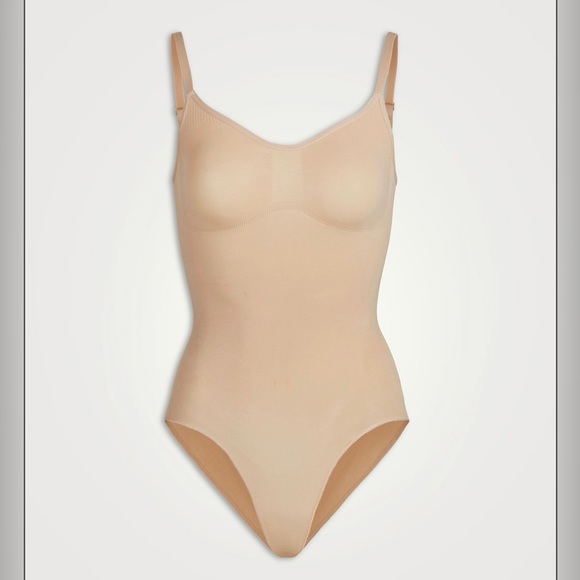 SKIMS Sculpting Bodysuit With Snaps in CLAY - Picture 2 of 4